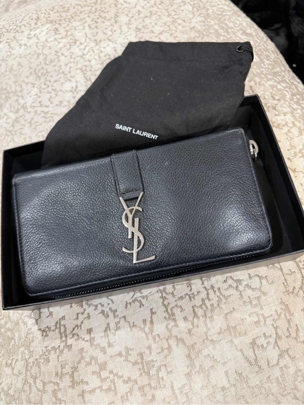 Saint Laurent Black Leather YSL Logo Continental Wallet - Picture 5 of 6